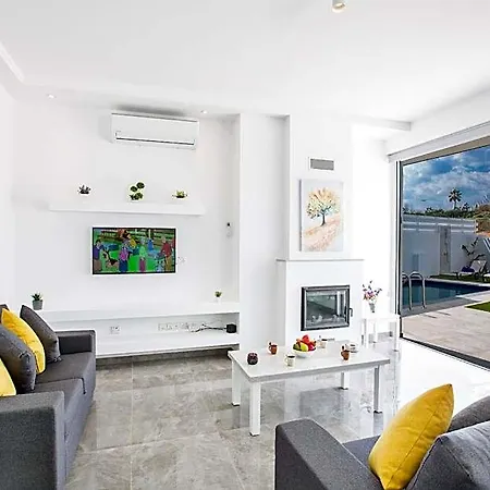 Prol23, New And Modern 2bdr With Pool, Close To The Hotel 3*