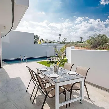 Prol23, New And Modern 2bdr With Pool, Close To The