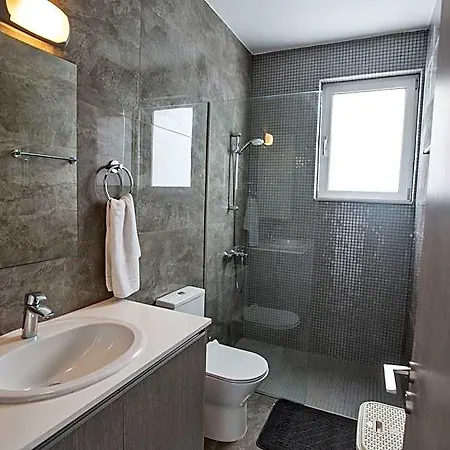 Hotel Prol23, New And Modern 2bdr With Pool, Close To The
