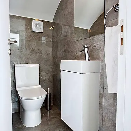 Prol23, New And Modern 2bdr With Pool, Close To The Protaras